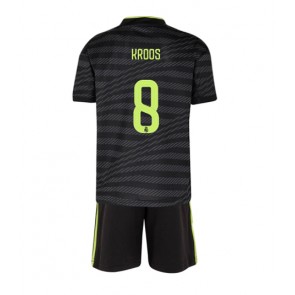Real Madrid Toni Kroos #8 babykläder Tredje Tröja barn 2022-23 Korta ärmar (+ Korta byxor)